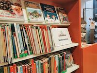 Weihnachtsbücher in Kinderbibliothek