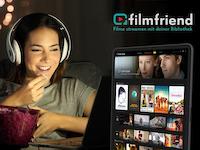 Frau streamt mit filmfriend